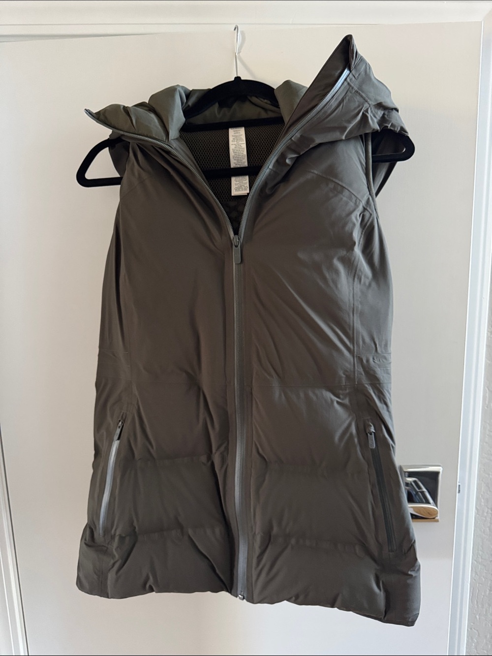Lululemon Sleeveless Puffer Vest in Olive Green